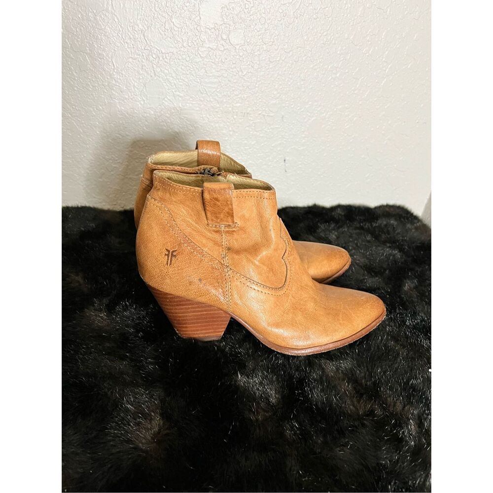 FRYE WM's Tan Reina's Camel Leather Booties Size 6.5 - Picture 4 of 6